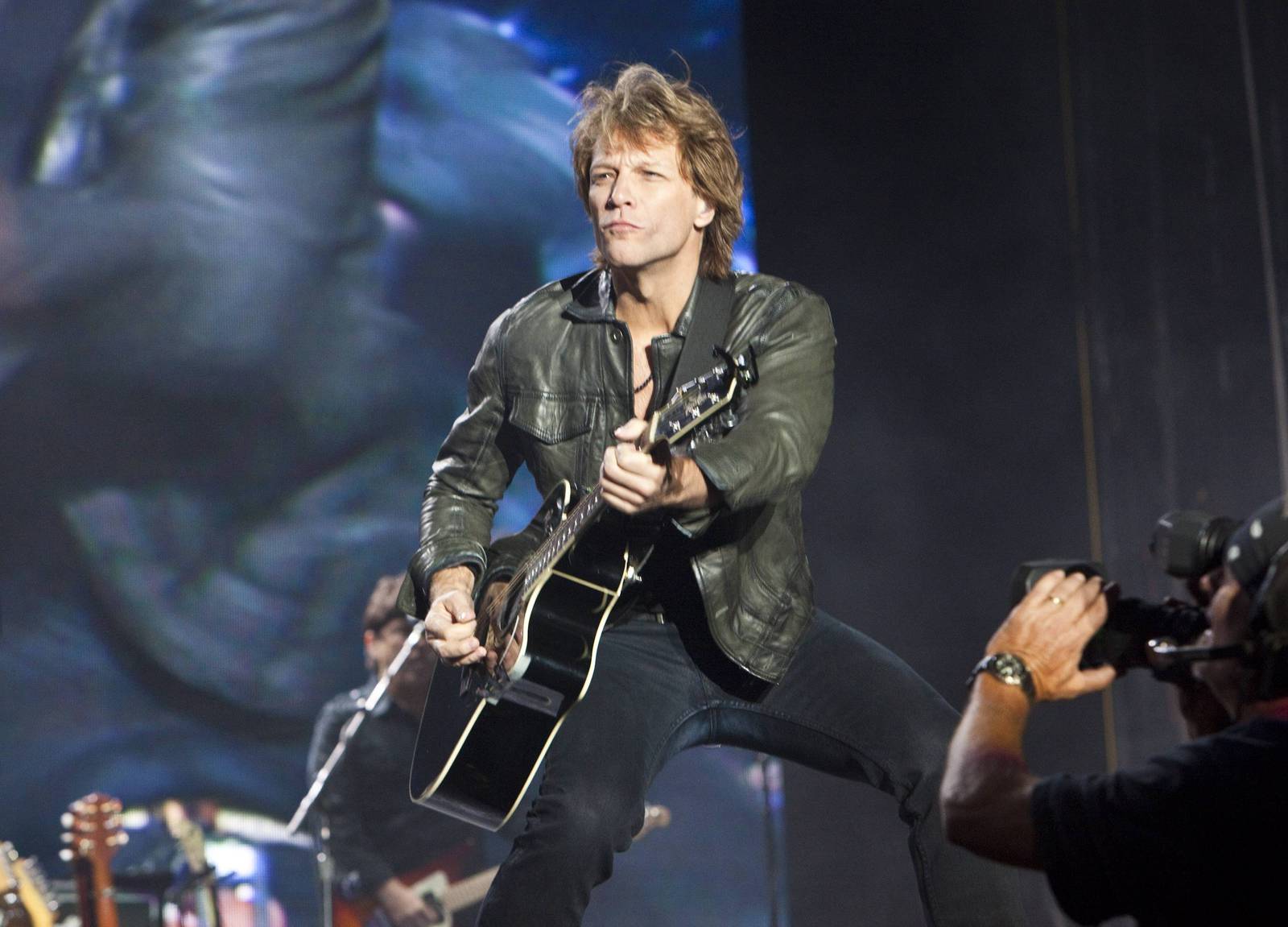 Bon Jovi anuncia nuevo álbum y gira con Bryan Adams. Fechas de conciertos