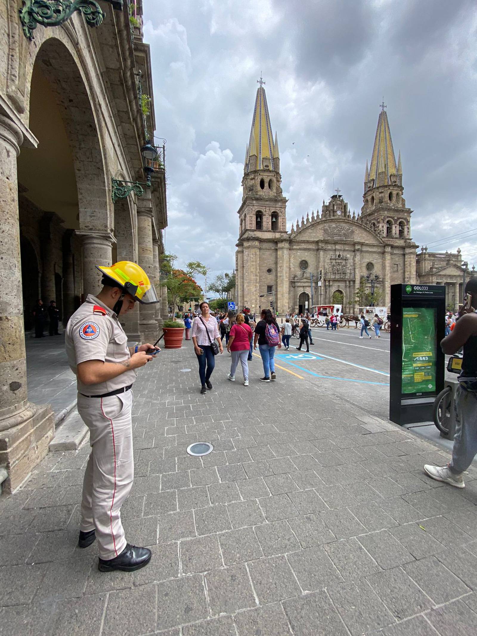 Sismo de magnitud 7.4 en Guadalajara deja daños en fachadas y crisis
