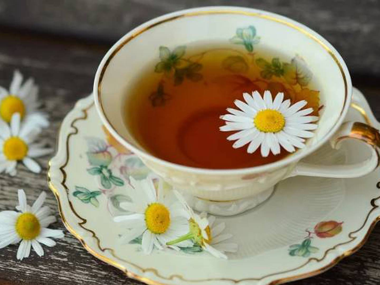 Para qué sirve el té de manzanilla con anís: Bebida ideal para mejorar la  digestión
