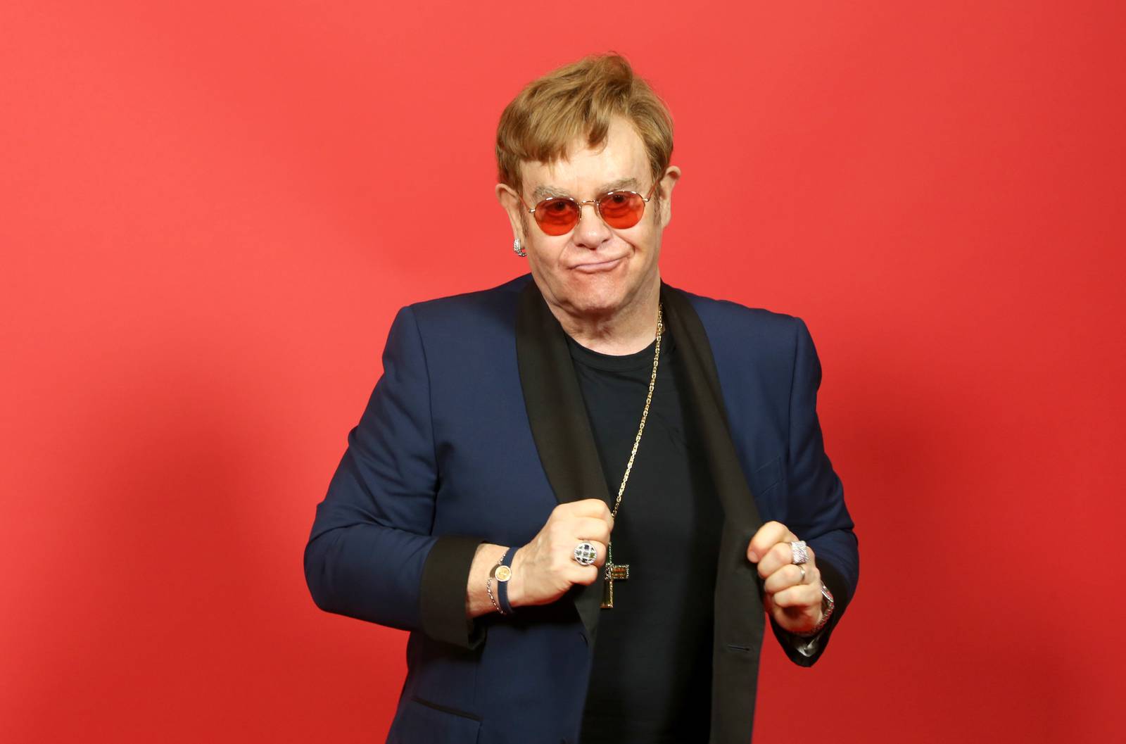 Elton John da positivo a Covid y cancela conciertos en Dallas