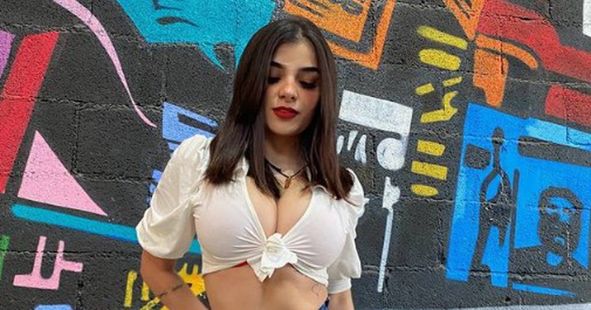 Karely Ruiz Celebra A Sus 6 Millones De Seguidores Con Atrevido Bikini 