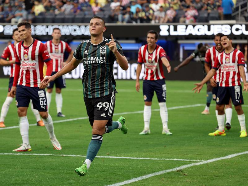 Chivas Galaxy Se Burla Del Rebaño Con El Video De Gonzalo 9398