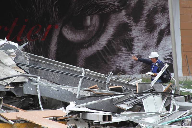 Video: se derrumba construcción en Artz Pedregal