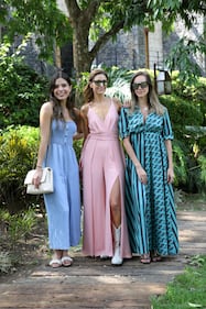 Tepoztlán fue el escenario perfecto donde influencers, emprendedoras y actrices se reunieron en busca de inspiración y herramientas para alcanzar sus metas más audaces. Durante este enriquecedor encuentro, compartieron conocimiento, experiencias y realizaron networking, todo ello enfocado en lograr sus objetivos con bienestar integral. Este retiro no solo fortaleció sus habilidades profesionales, sino también su crecimiento personal, en un entorno de armonía y naturaleza.