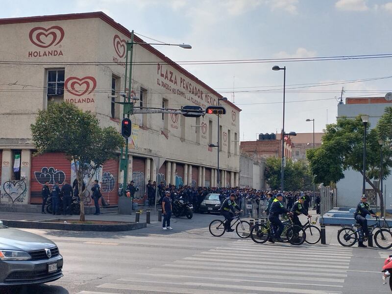 Comité 68 marcha para conmemorar 55 años de matanza en Tlatelolco