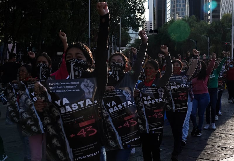 A 9 años de la desaparición de normalistas de Ayotzinapa, continúa reclamo de justicia