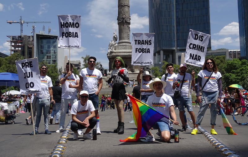 Concluye la marcha del Orgullo LGBTIQ+ en el Zócalo de la CDMX