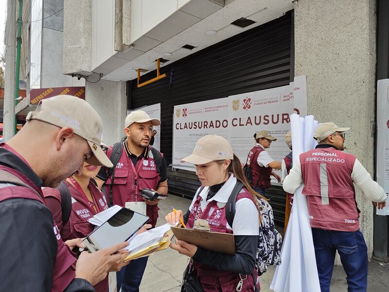 Clausuran Plaza Izazaga, famosa por venta de productos chinos