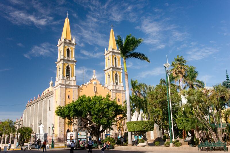 La Catedral Basílica de la Inmaculada Concepción es el primer recinto religioso que se construyó en la ciudad sinaloense.