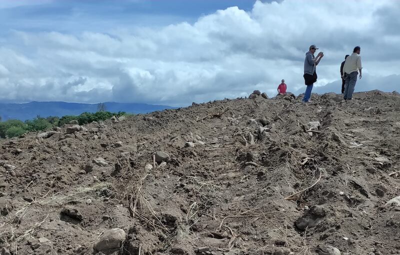 El paso de la maquinaria pesada causó graves daños a los vestigios que se ubican en el Cerrito de Santa Inés.