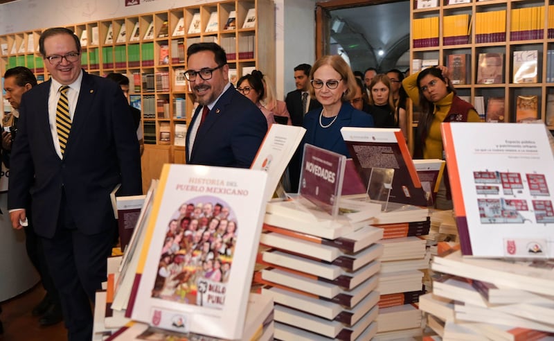 Inauguran la 45 Feria Internacional del Libro del Palacio de Minería