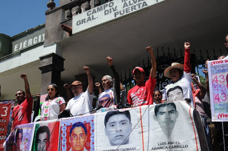 FGR impugnará libertad de militares involucrados en caso Ayotzinapa