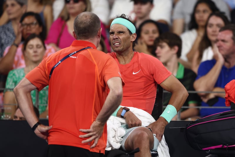 Rafael Nadal recibió atención médica en el último set del juego.