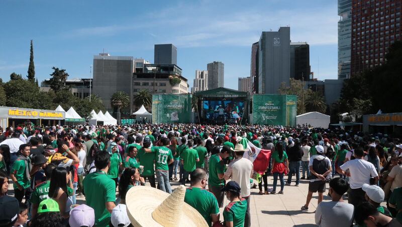 Aficionados asistieron al México vs Argentina en el FanFest en la CDMX