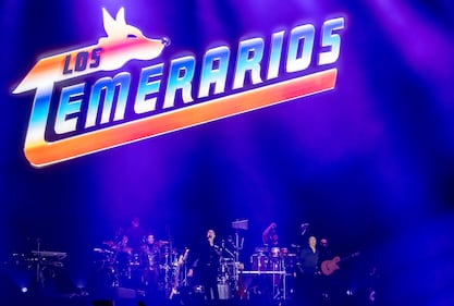 En un encuentro único con sus fanáticos de todas las edades, Los Temerarios ofrecieron la primera de sus dos presentaciones en el Estadio GNP Seguros, recinto que fue testigo de una noche llena de temas que marcaron la carrera de la agrupación en más de 40 años dentro de la industria, por lo cual el público coreó canciones como “Dímelo", "Solo te quiero a ti", "Te hice mal", "Por qué te conocí", entre otras.