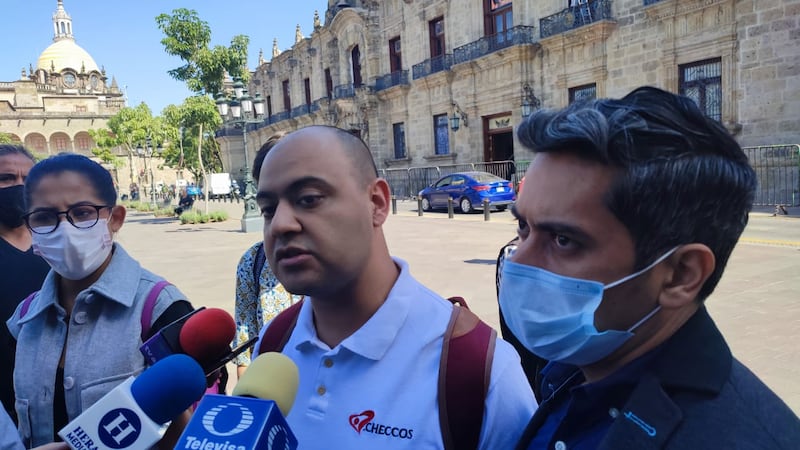 Los colectivos hacen el llamado a que las autoridades instalen un centro ambulatorio que quite presión en la atención urgente de otros hospitales.