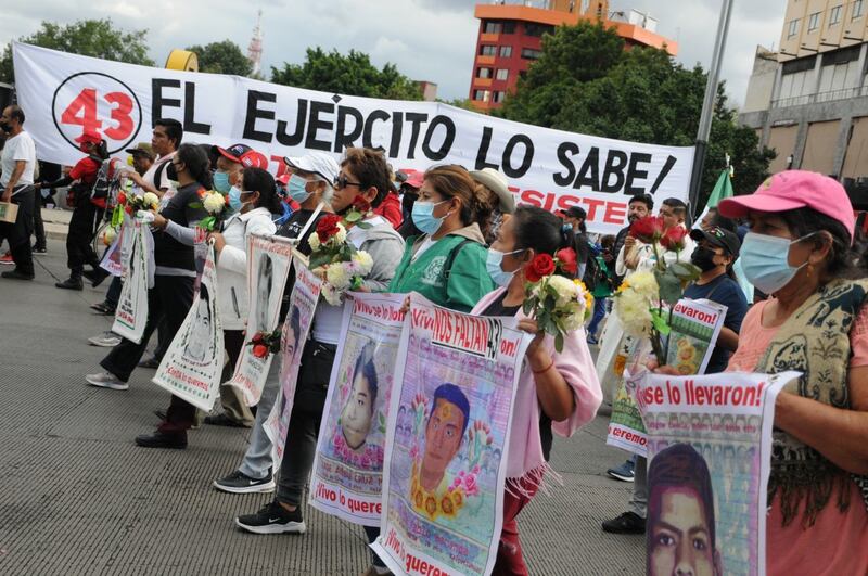 Marcha por los 8 años de Ayotzinapa