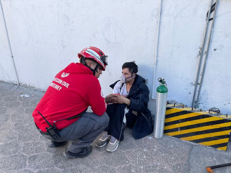 En un negocio, ubicado en las calles Zaragoza y Tapia se atendió a un intoxicado.