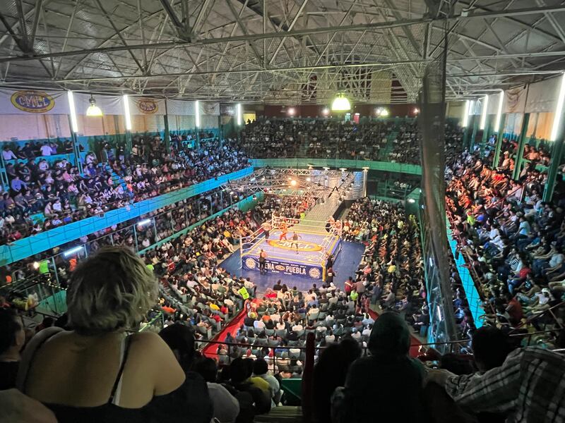 CMLL