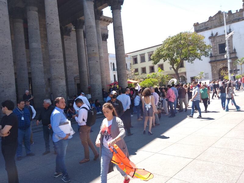 Aunque algunos lo tomaron en broma, muchas personas atendieron lo que les decían las brigadas de Protección Civil.