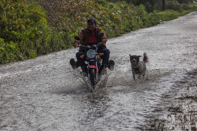 Tula: Desalojan a habitantes por riesgo de inundaciones