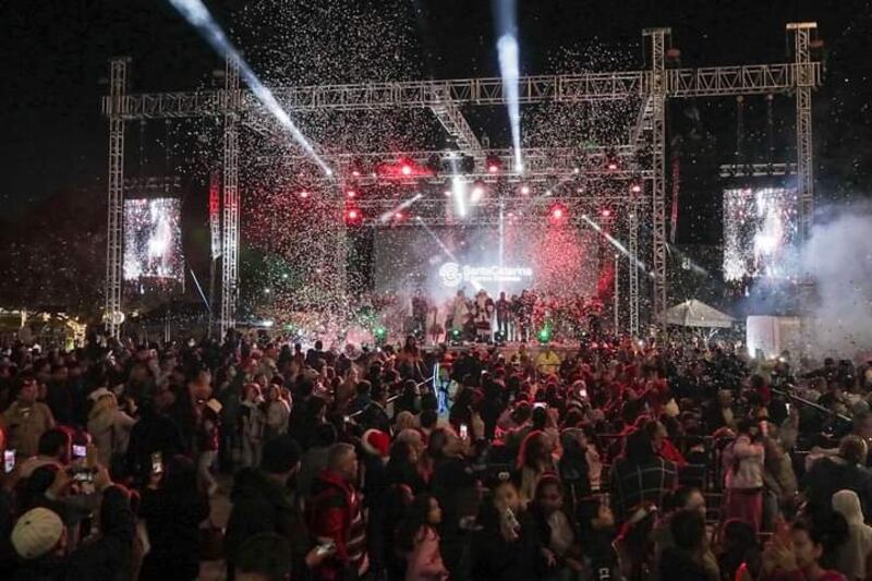 Las familias de Santa Catarina también se contagiaron de espíritu navideño.