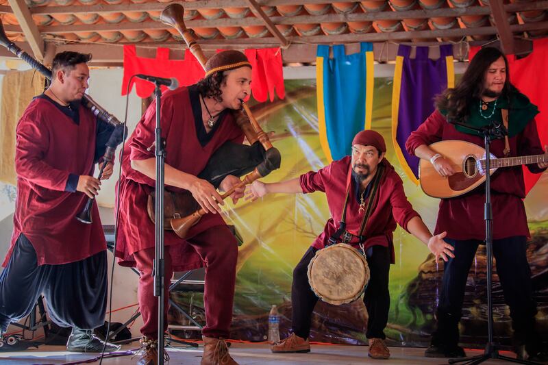 Viaja a un mundo histórico y lleno de aventuras en este festival que te lleva a la Edad Media con actividades para toda la familia para revivir cómo eran las justas de caballeros, las batallas campales y más.