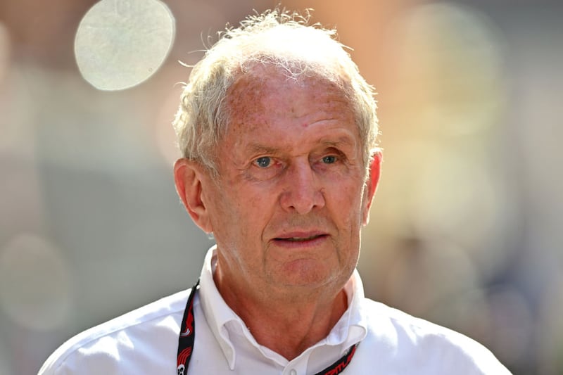 Helmut Marko fue piloto de F1 en los 70s pero un accidente lo alejó del automovilismo.