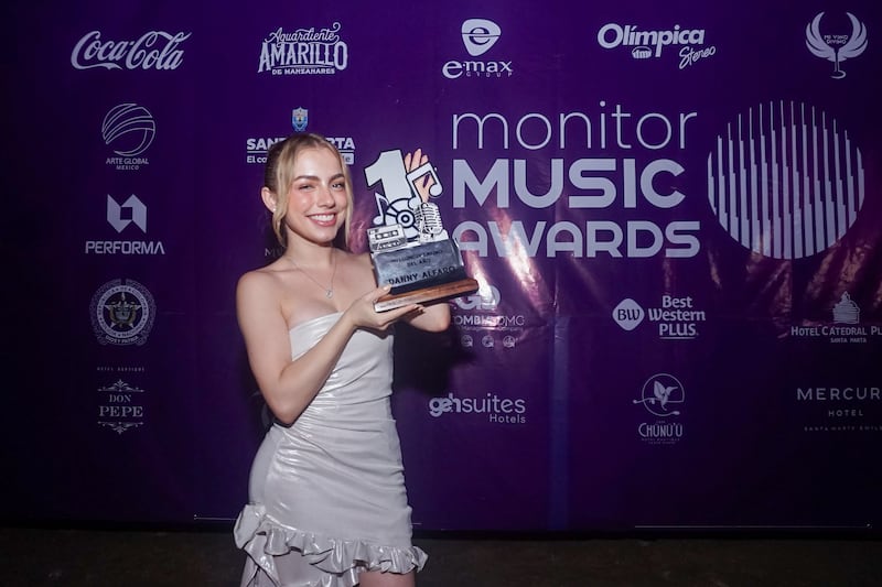 Danny Alfaro debuta con “Sugar” en los “Monitor Music Awards”