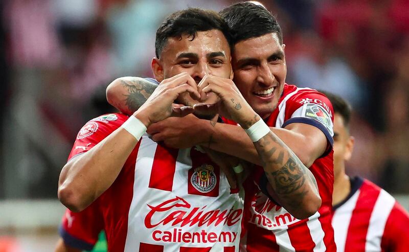 Alexis Vega y Víctor Guzmán son los máximos ídolos de Chivas en la actualidad.