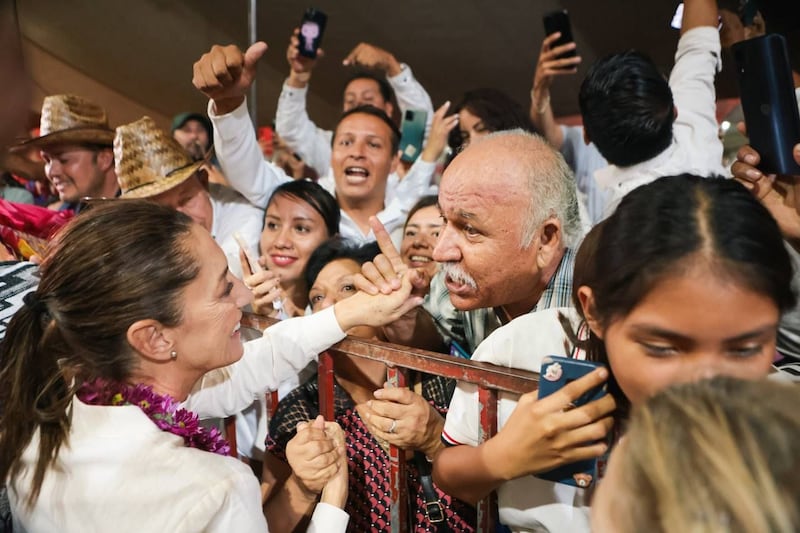 “Hay que convencer conciencias y conquistar corazones”: Sheinbaum llama a defender la 4T desde Puebla