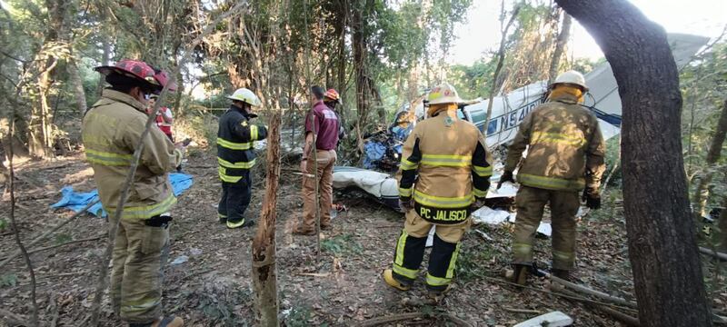 Puerto Vallarta avioneta se desploma y deja dos heridos