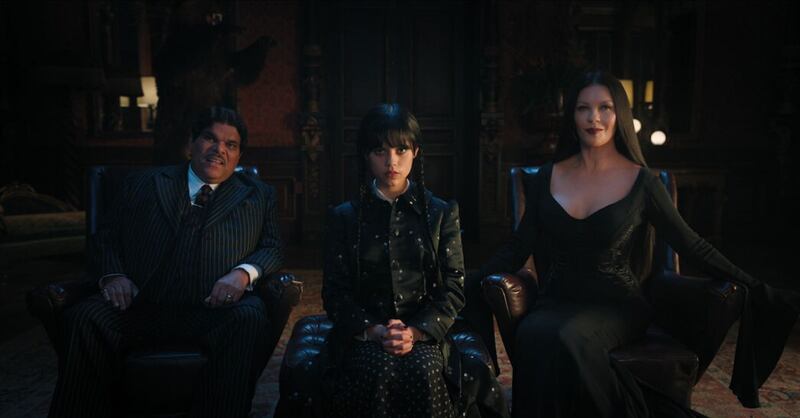 La serie 'Merlina' hace guiños a las producciones previas sobre la familia Addams