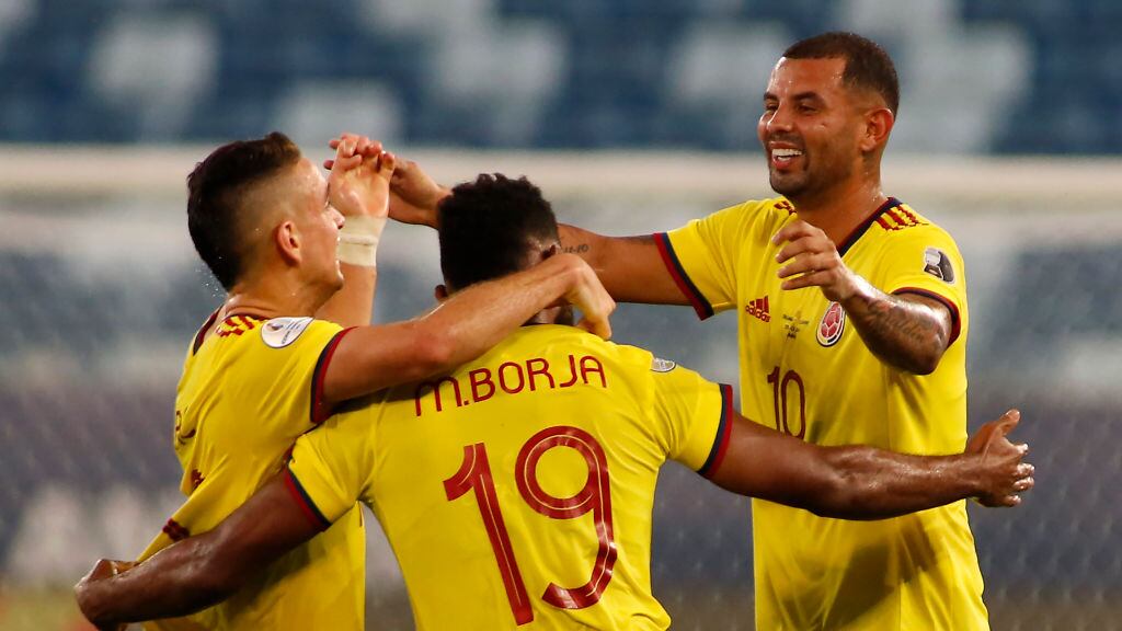Colombia derrota a Ecuador en su debut en la Copa América