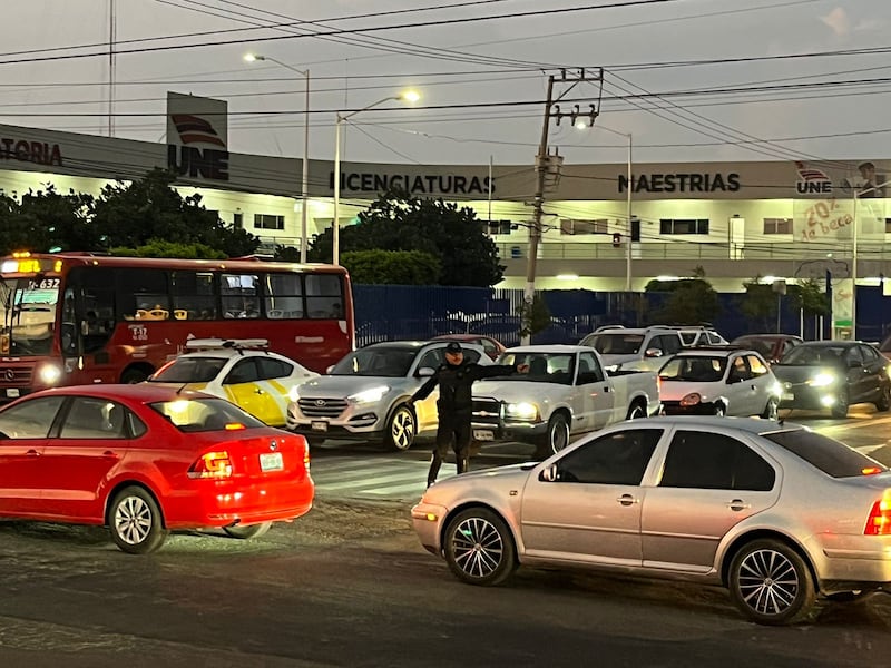 Carretera a Tesistán, otro foco rojo para la movilidad de la Zona Metropolitana.