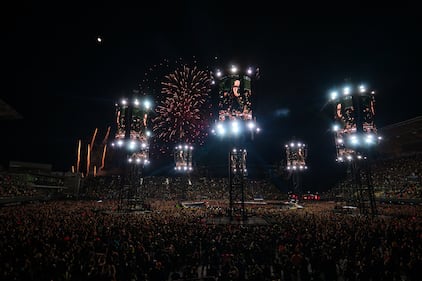 Luego de esperar casi siete años, Metallica regresó a México para reencontrarse con sus fanáticos en el recién inaugurado Estadio GNP Seguros de la Ciudad de México, el cual fue testigo de una noche legendaria, en donde la agrupación realizó un recorrido por algunas de las etapas que marcaron su carrera a través de discos como ‘Master of Puppets’ y ‘Ride the Lightning’.