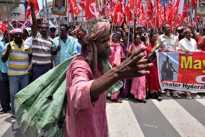 Miles de trabajadores de todo el mundo salen a las calles para conmemorar el Día del Trabajo.