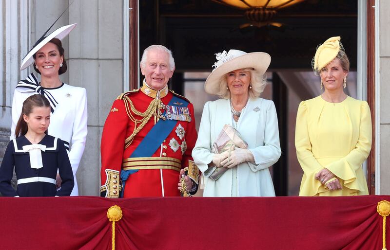La princesa de Gales reapareció públicamente luego de haber anunciado que había sido diagnosticada con cáncer, incorporándose a las actividades que se llevaron a cabo este sábado 15 de junio como parte de la ceremonia del ‘Trooping The Clour’.