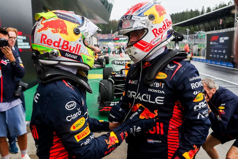 Checo Pérez y Max Verstappen vivieron tenso momento en el GP de Austria.