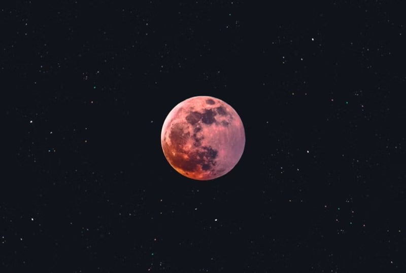 Disfruta de la Luna rosa en abril