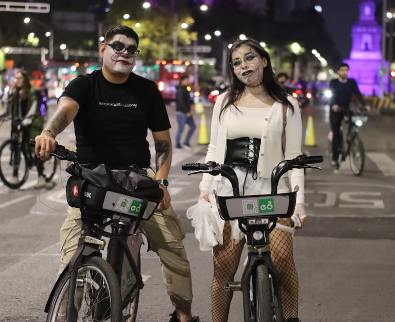 Paseo Nocturno Día de Muertos CDMX: Fotos de los mejores disfraces de la noche