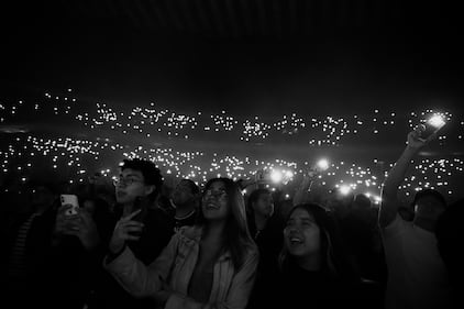 Después del lanzamiento de su disco “PO2054Z VOL II.”, el músico español compartió con sus fanáticos mexicanos un repertorio en donde plasmó algunas de las etapas más importantes de su carrera. La velada estuvo plagada de momentos emotivos, tomando en cuenta el significado que guarda esta presentación a nivel personal y profesional.