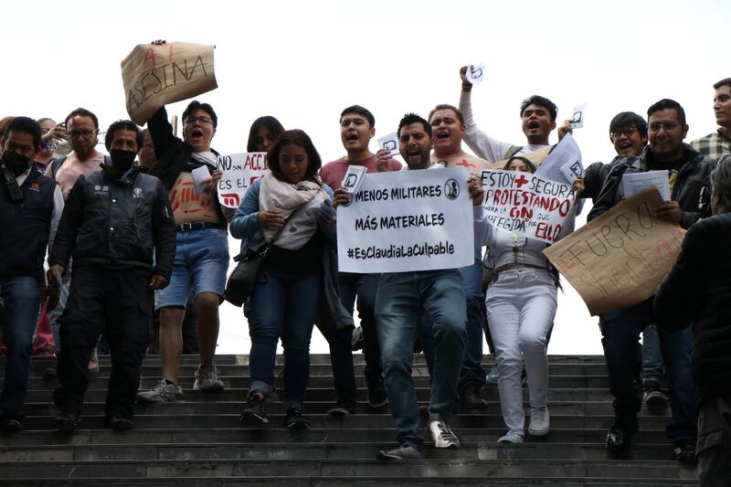 Guarida Nacional: manifestantes reprochan su presencia en el Metro