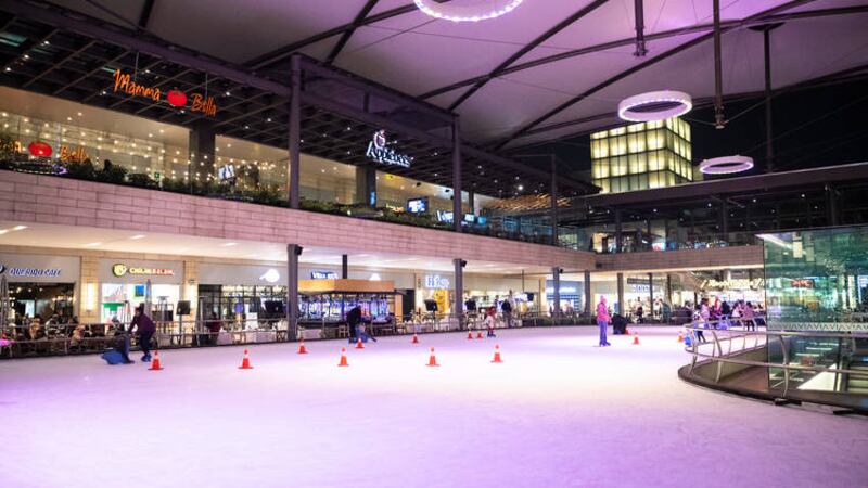 Pista de hielo en Vía Vallejo