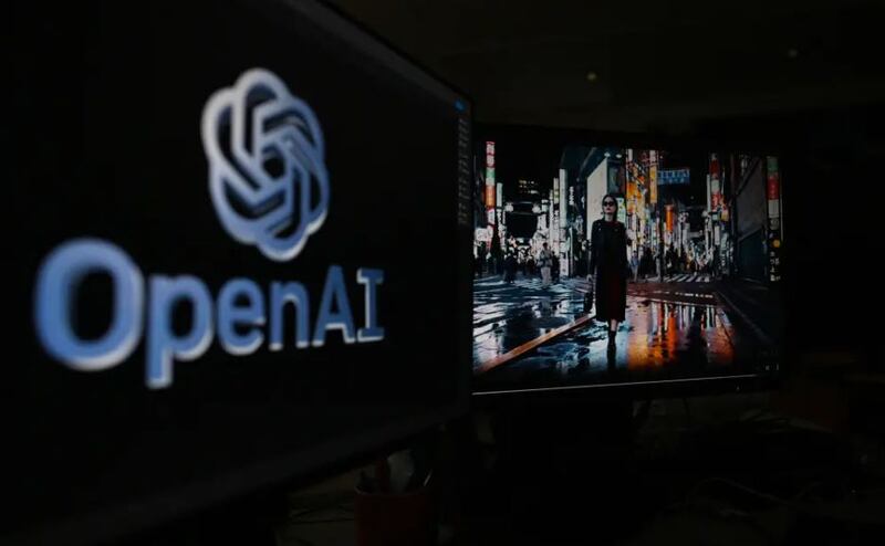 OpenAI presentó Sora, su último modelo de inteligencia artificial generativa que puede convertir mensajes de texto en videos de un minuto.| Foto: AFP vía Getty Images