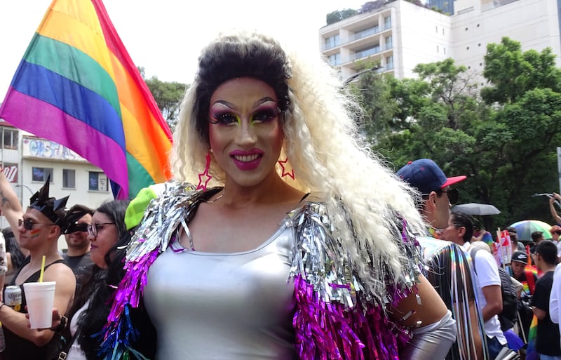 Concluye la marcha del Orgullo LGBTIQ+ en el Zócalo de la CDMX