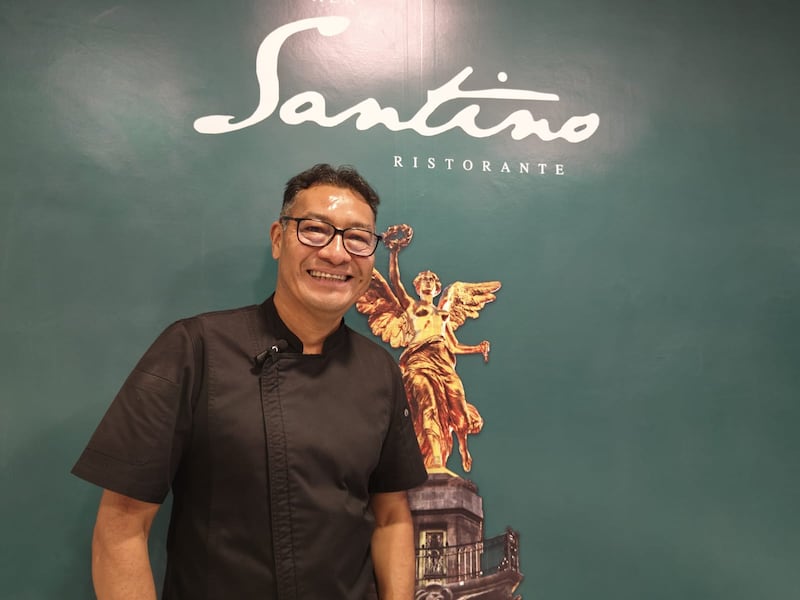 Con el chef Julián Martínez a la cabeza, Terraza Santino ofrece una exquisita selección de pastas frescas, mariscos mediterráneos y más, en un entorno elegante y acogedor