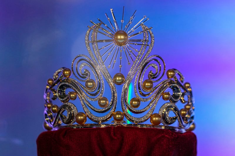 Miss Universo 2024: La corona que recibirá la ganadora cuenta con 23 perlas doradas