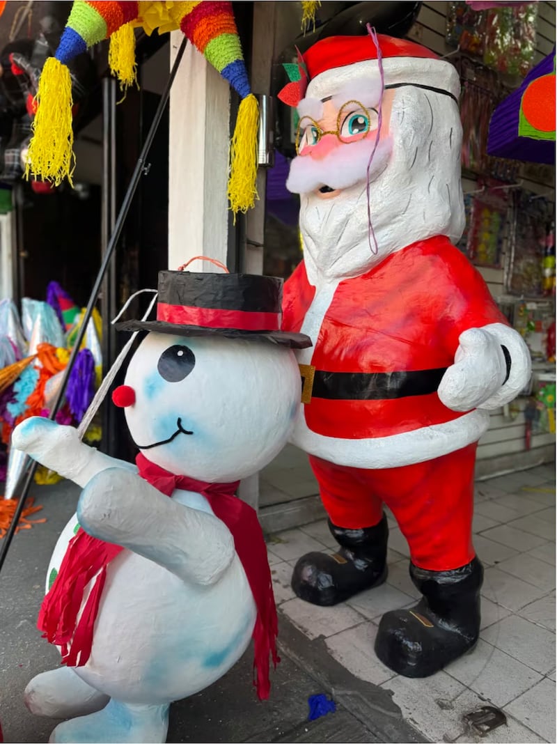 Piñatas de Santa Claus