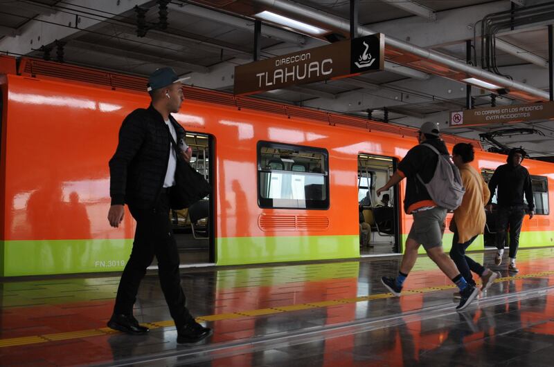 Los usuarios expresaron su molestia por el horario.